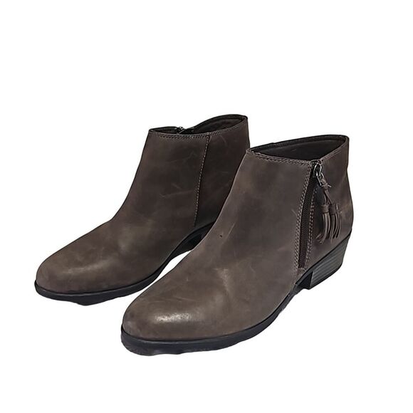 Collection by Clarks Suede Booties Brown Women's Size 9 - Picture 1 of 15